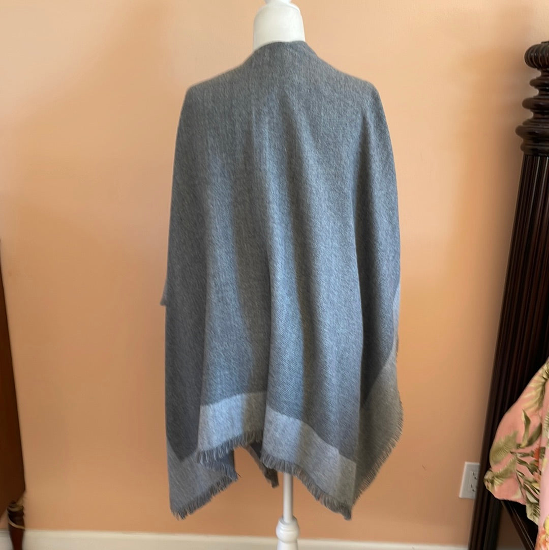  Made in Germany 2000s Shades of Gray Winter Cape Wrap